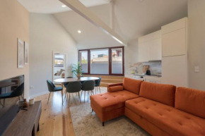 Central Superb Flat w/ AC & Balcony by LovelyStay